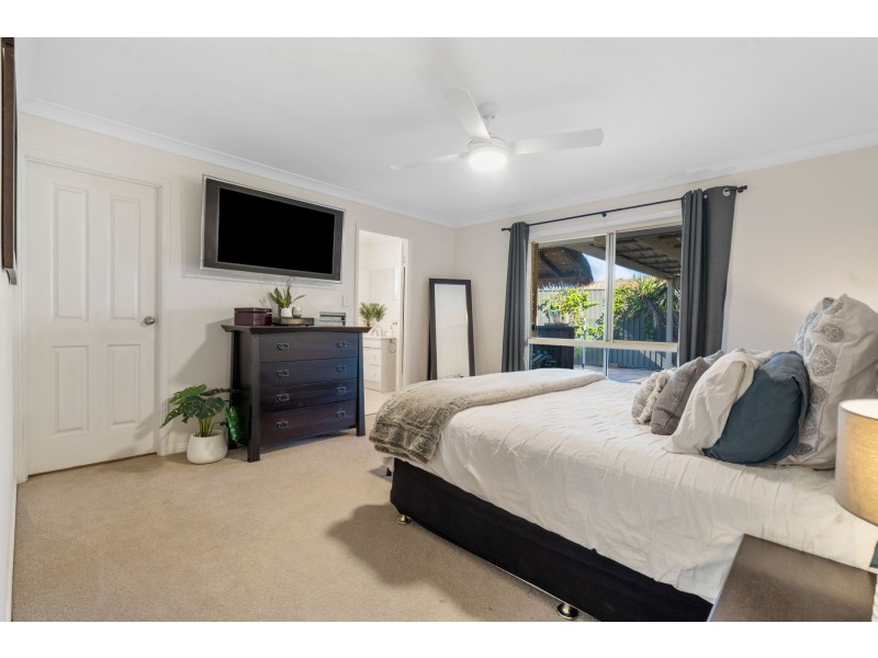 19 Cootharaba Drive, Helensvale QLD 4212