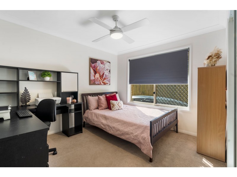19 Cootharaba Drive, Helensvale QLD 4212