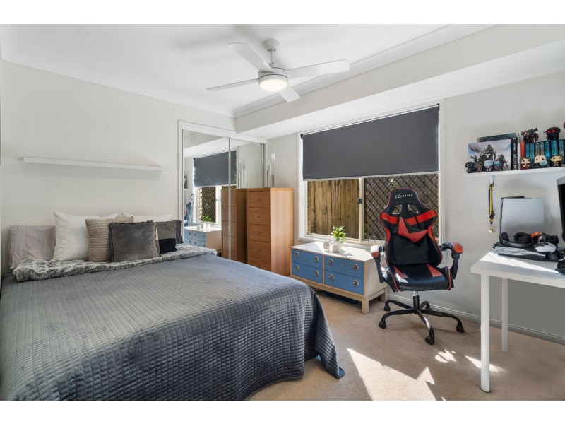 19 Cootharaba Drive, Helensvale QLD 4212