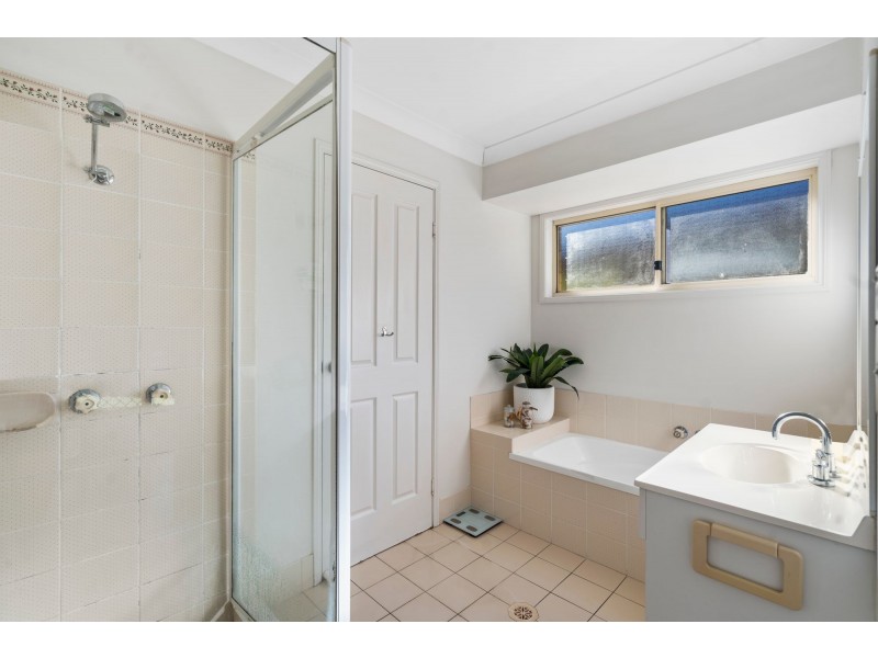 19 Cootharaba Drive, Helensvale QLD 4212