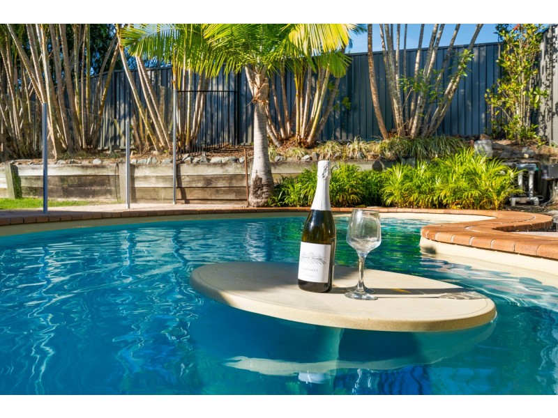 19 Cootharaba Drive, Helensvale QLD 4212