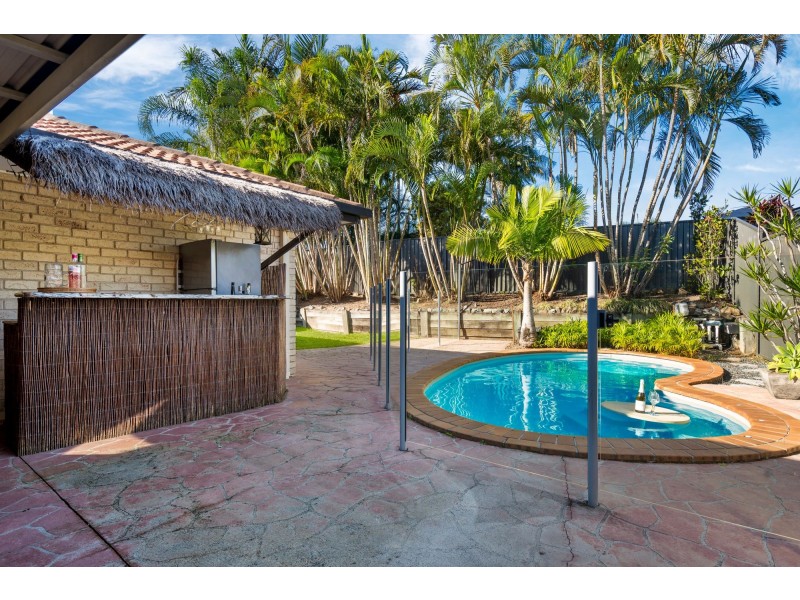 19 Cootharaba Drive, Helensvale QLD 4212