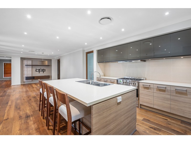 8 Elvire Street, Ormeau Hills QLD 4208