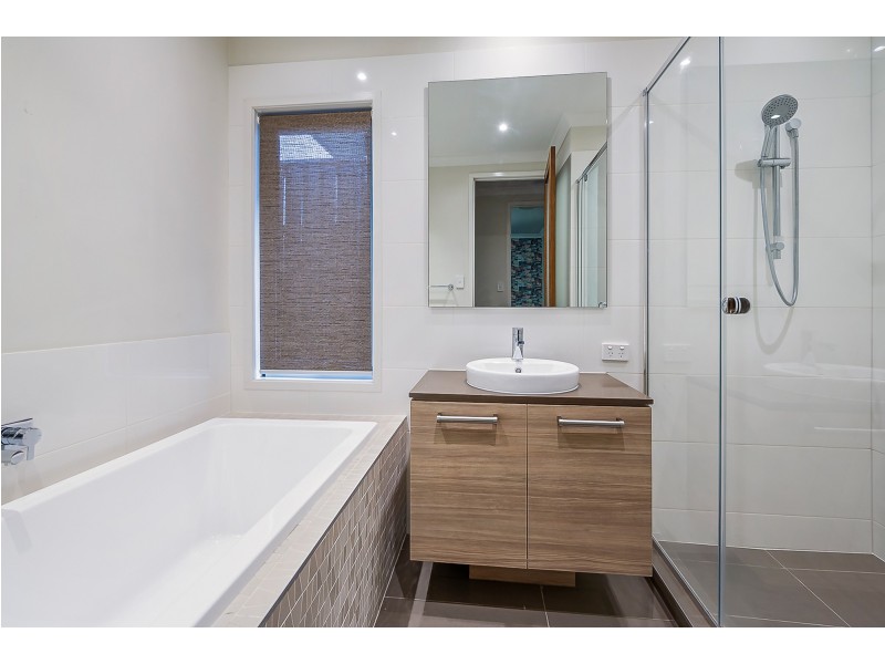 8 Elvire Street, Ormeau Hills QLD 4208