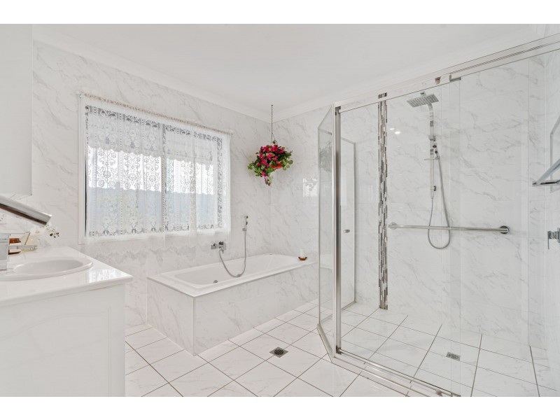 13 Lancelot Crescent, Ormeau QLD 4208