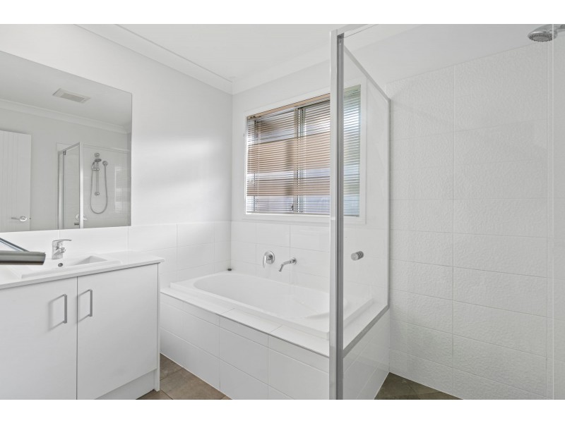 10 Cane Road, Ormeau QLD 4208