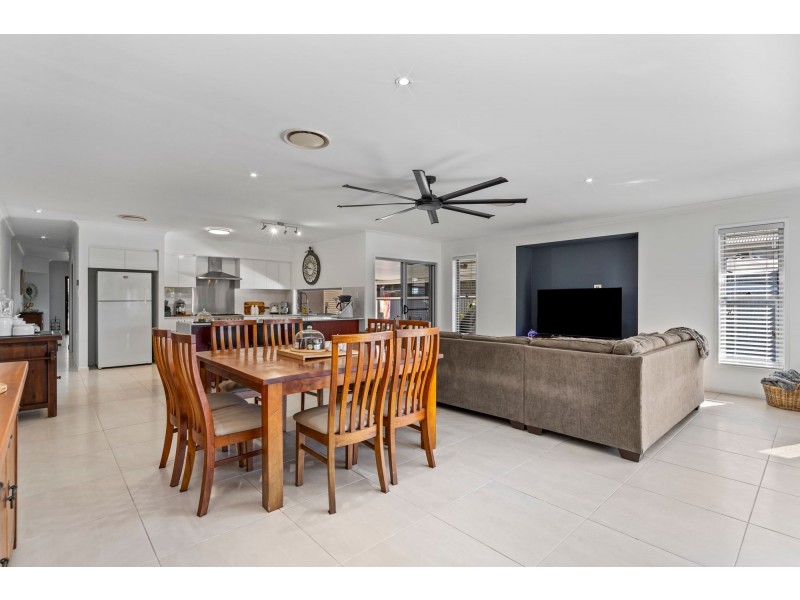 25 Stoney Creek Circuit, Ormeau QLD 4208