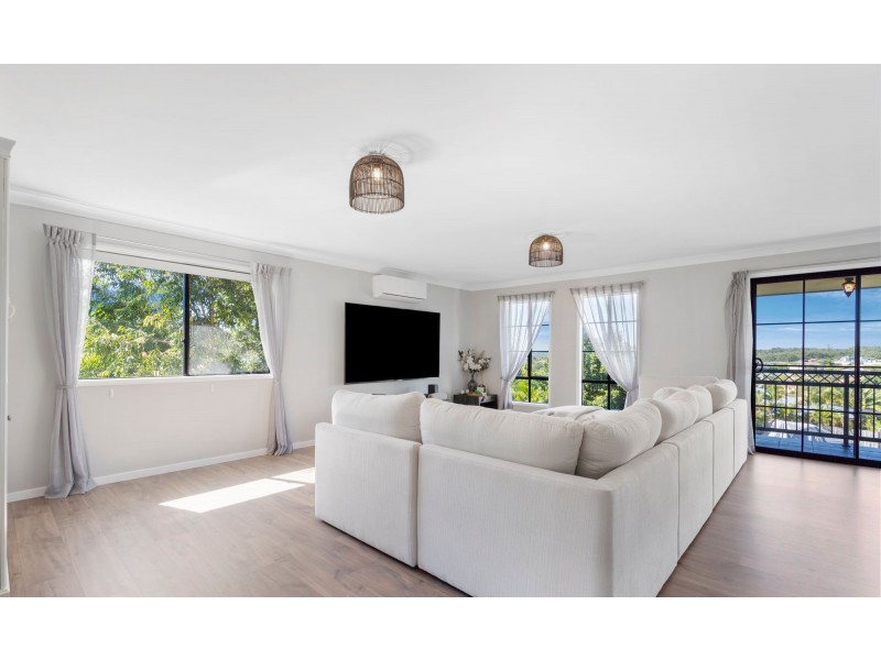 3 Maty Place, Pacific Pines QLD 4211