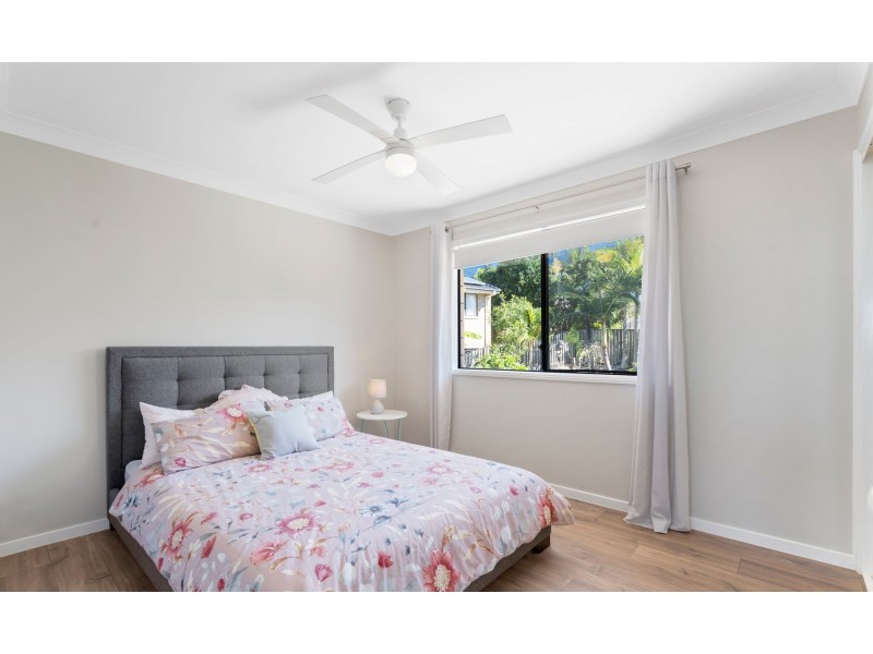 3 Maty Place, Pacific Pines QLD 4211
