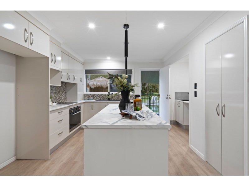 16 Richland Drive, Bannockburn QLD 4207