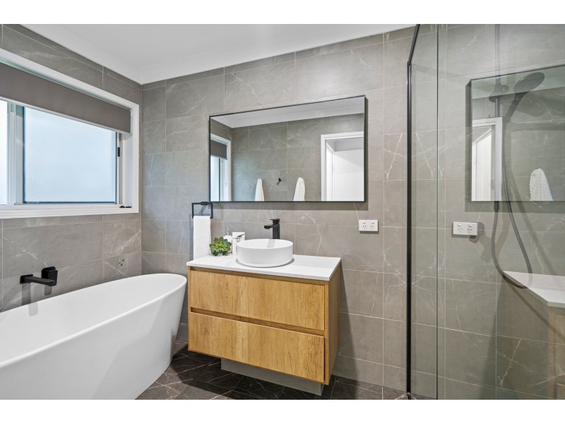 16 Richland Drive, Bannockburn QLD 4207