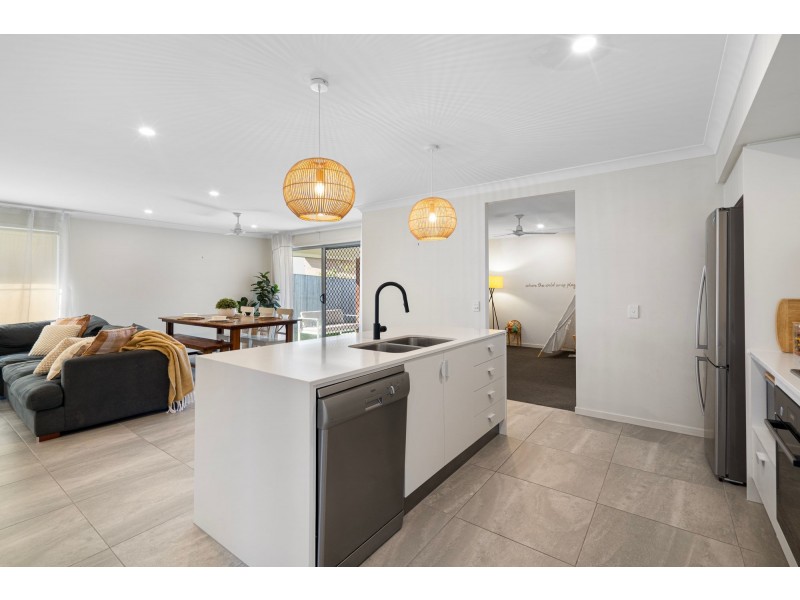 26 Brookside Circuit, Ormeau QLD 4208