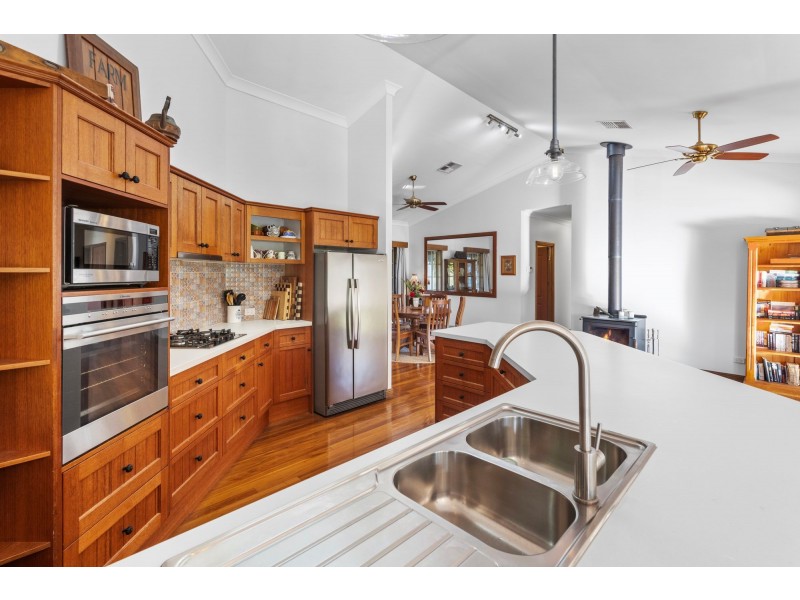 15 Mobbs Place, Ormeau QLD 4208