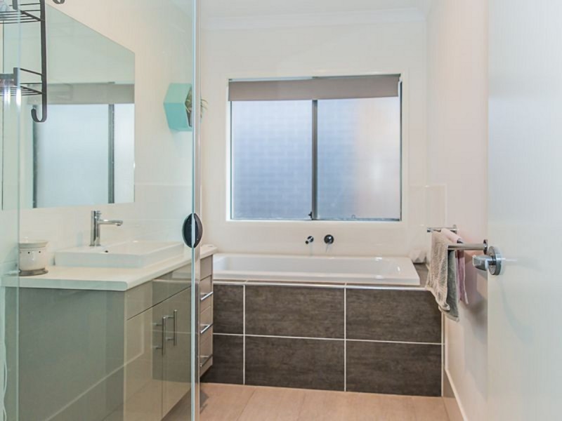 27 Adelaide Crescent, Ormeau Hills QLD 4208