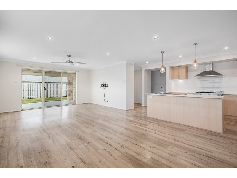 24 Arrowsmith Crescent, Ormeau Hills QLD 4208