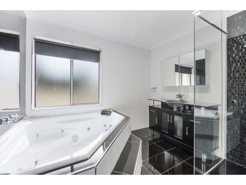 73 Peachey Road, Ormeau QLD 4208