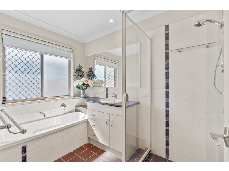 1/2 Carob Court, Ormeau QLD 4208