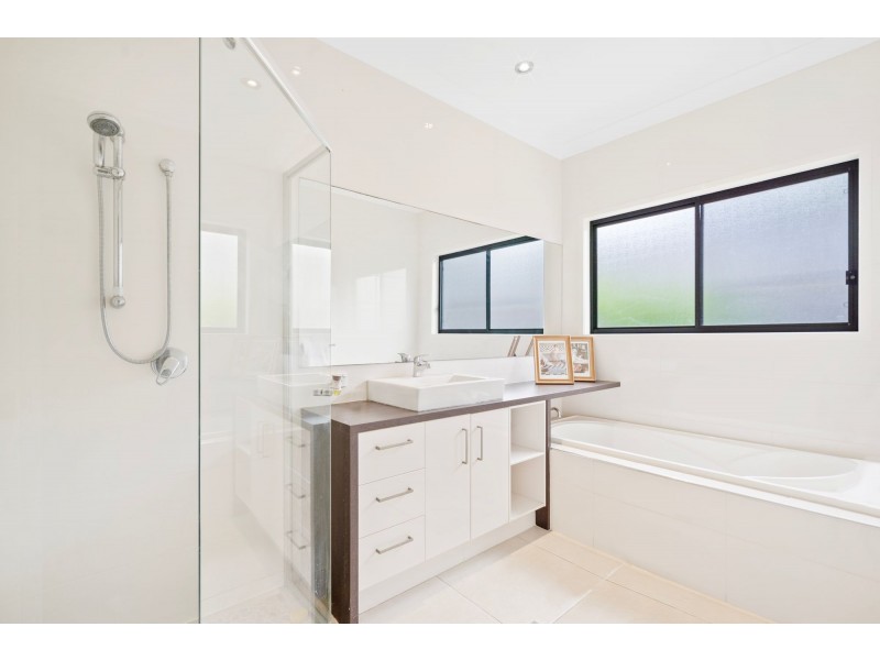 4 Cedarton Crescent, Ormeau QLD 4208