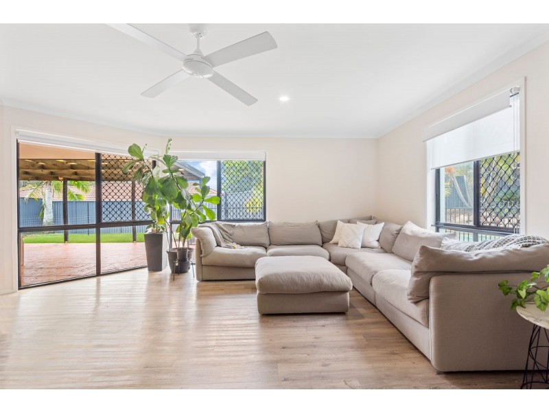 24 Johnson Parade, Ormeau Hills QLD 4208