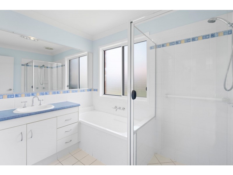 8 Ferncliffe Street, Upper Coomera QLD 4209