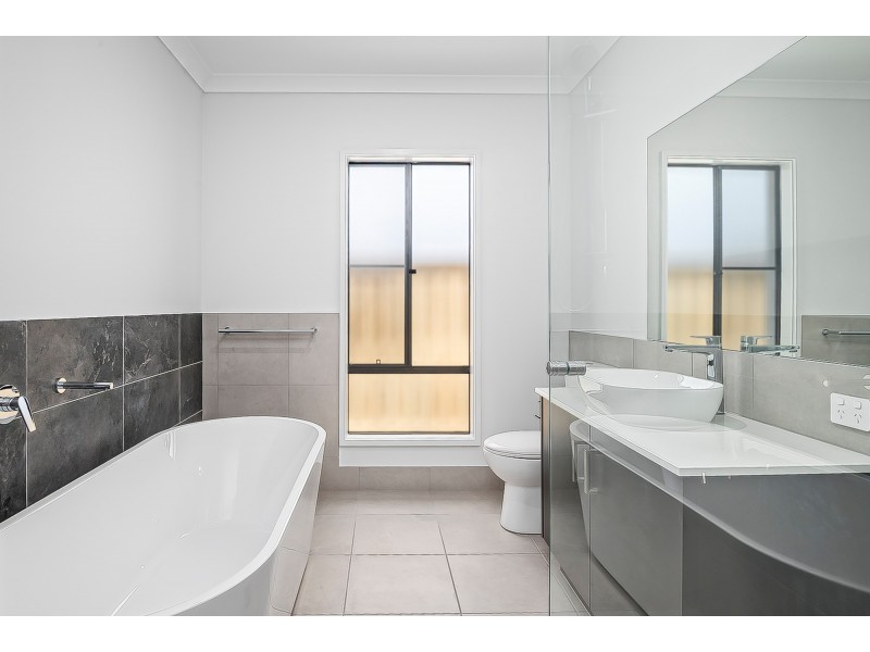 40 Edmond Street, Coomera QLD 4209