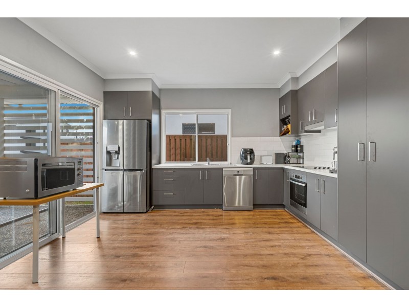 8 Arbon Street, Holmview QLD 4207