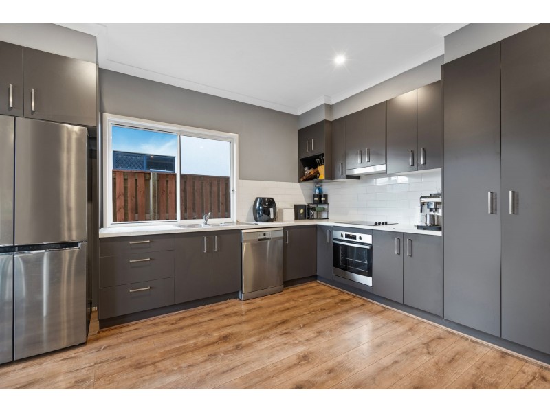 8 Arbon Street, Holmview QLD 4207