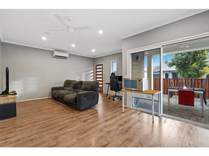 8 Arbon Street, Holmview QLD 4207