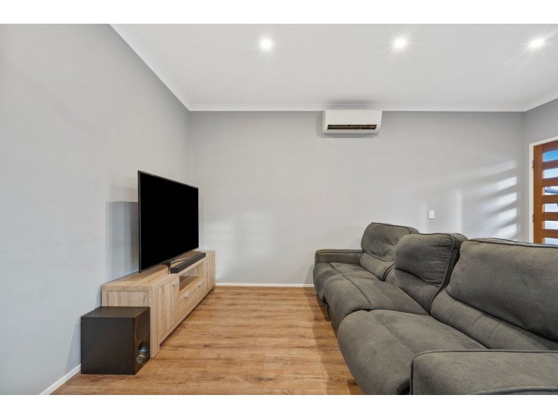 8 Arbon Street, Holmview QLD 4207