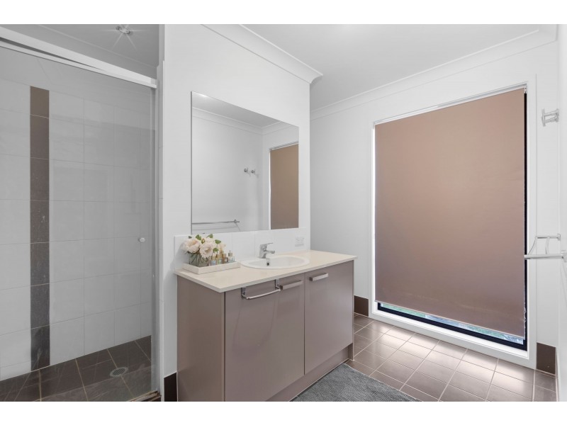 18 Olivevale Street, Ormeau QLD 4208