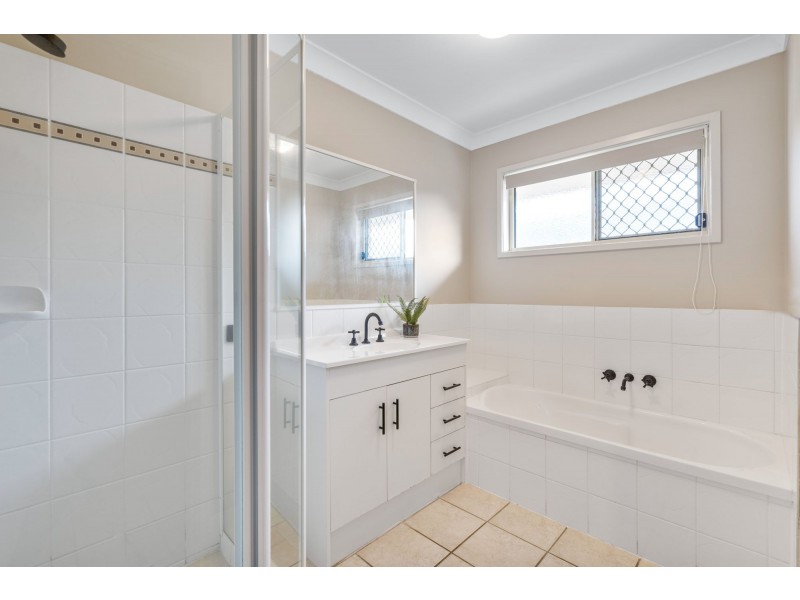 69 Gawain Drive, Ormeau QLD 4208