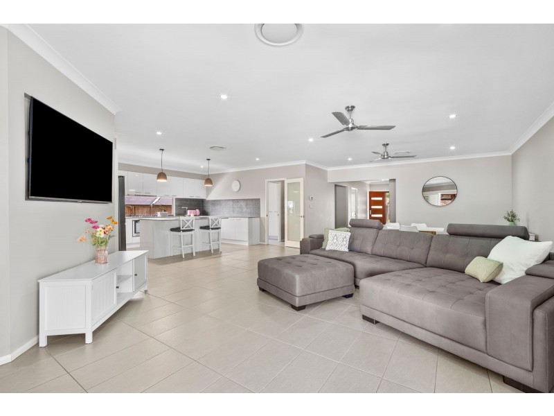 11 Ludlow Crescent, Ormeau Hills QLD 4208