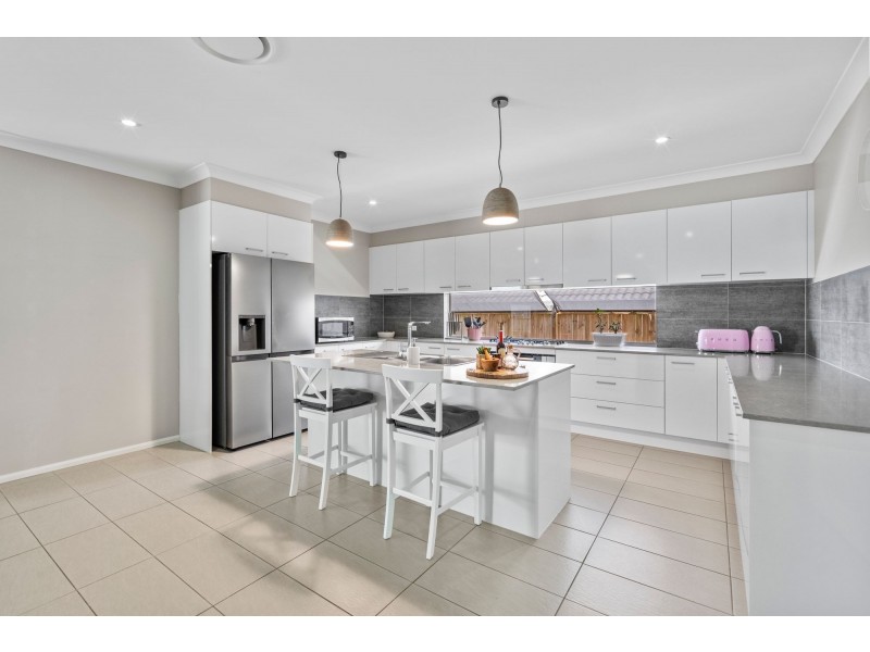 11 Ludlow Crescent, Ormeau Hills QLD 4208