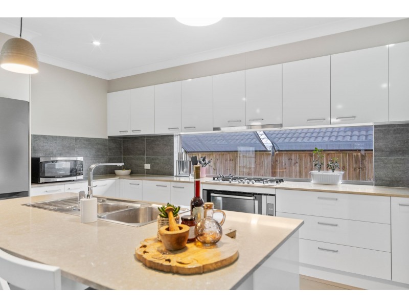 11 Ludlow Crescent, Ormeau Hills QLD 4208