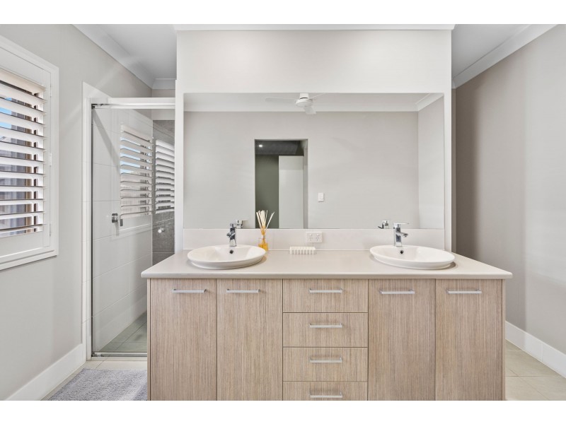 11 Ludlow Crescent, Ormeau Hills QLD 4208