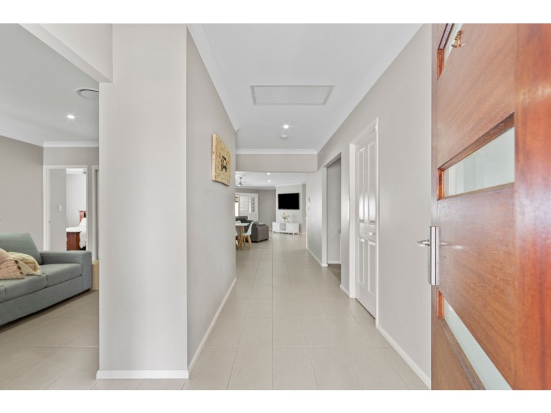 11 Ludlow Crescent, Ormeau Hills QLD 4208