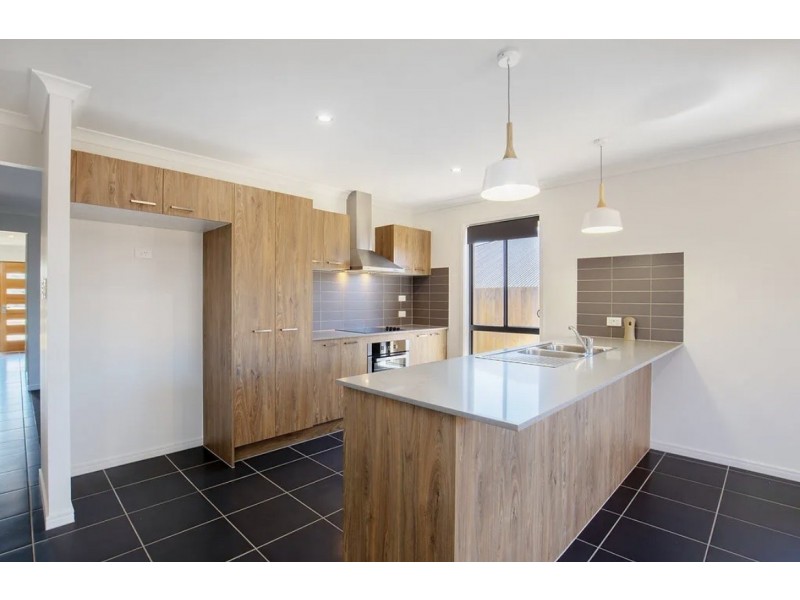 79 Arrowsmith Crescent, Ormeau Hills QLD 4208