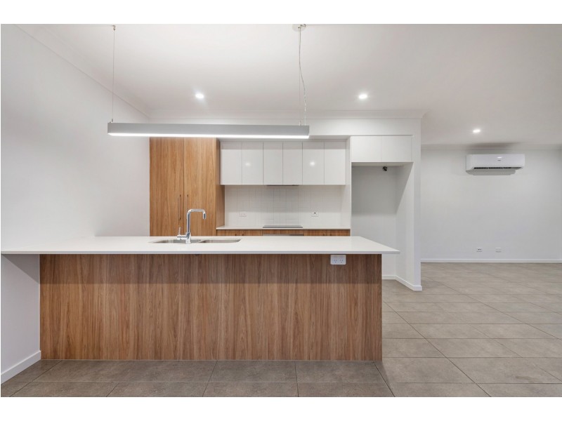 9 Woodland Court, Ormeau QLD 4208