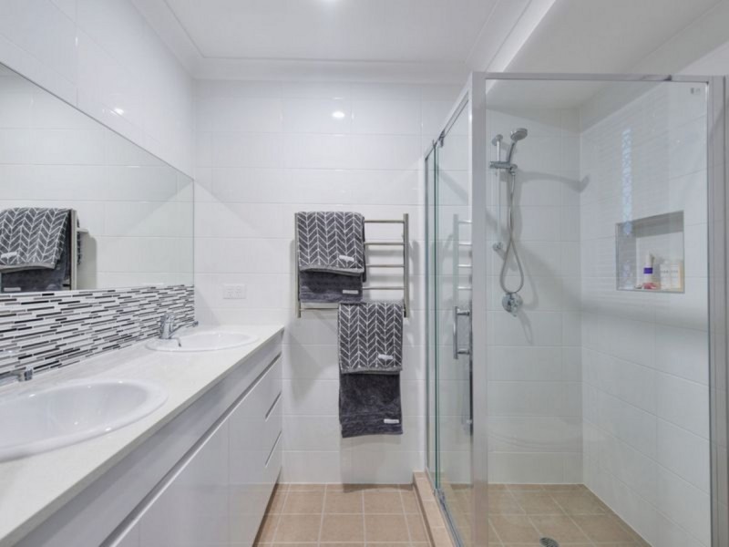 3 Rosabrook Crescent, Ormeau QLD 4208