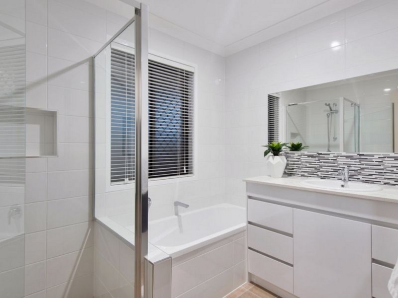 3 Rosabrook Crescent, Ormeau QLD 4208