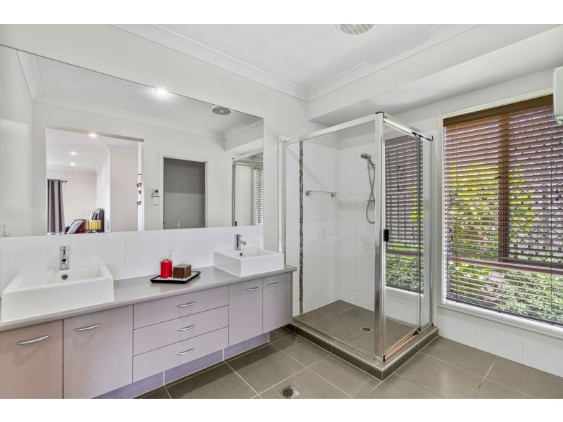 32 Penneshaw Crescent, Ormeau QLD 4208