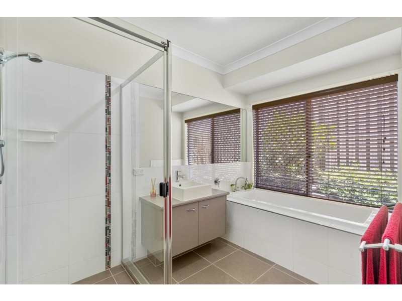 32 Penneshaw Crescent, Ormeau QLD 4208
