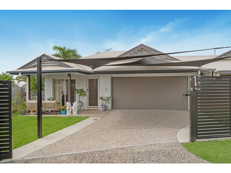 1 Pincally Crescent, Ormeau QLD 4208