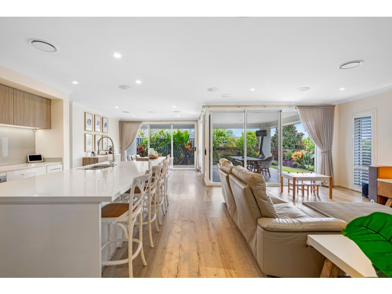 61 Whitsunday Circuit, Pimpama QLD 4209