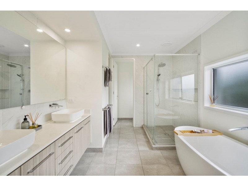61 Whitsunday Circuit, Pimpama QLD 4209