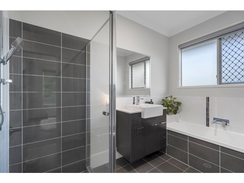 69 Montego Hills Drive, Kingsholme QLD 4208