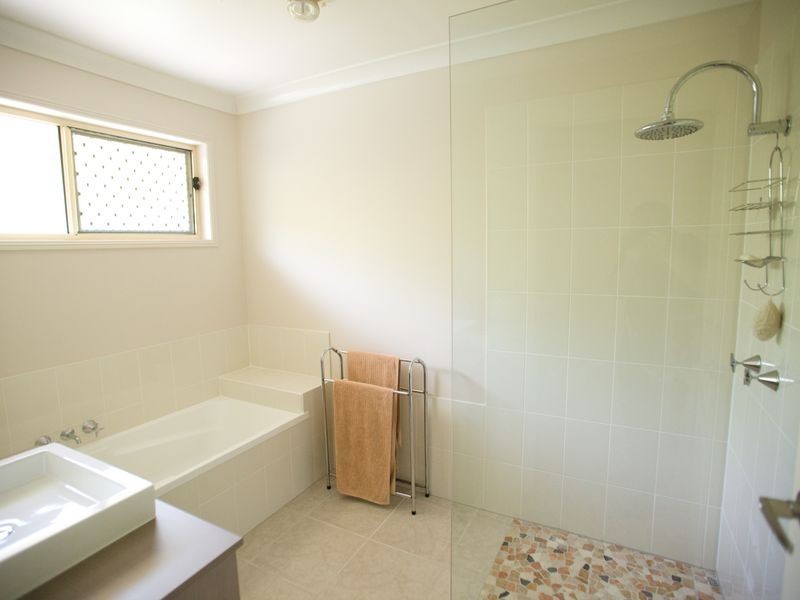16 Leawarra Drive, Loganholme QLD 4129
