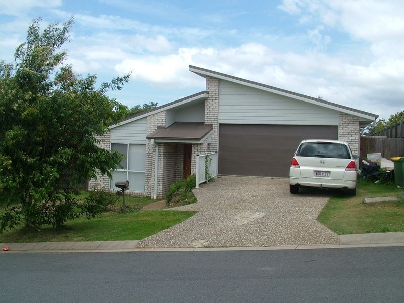 8 Charlton Crescent, Ormeau QLD 4208