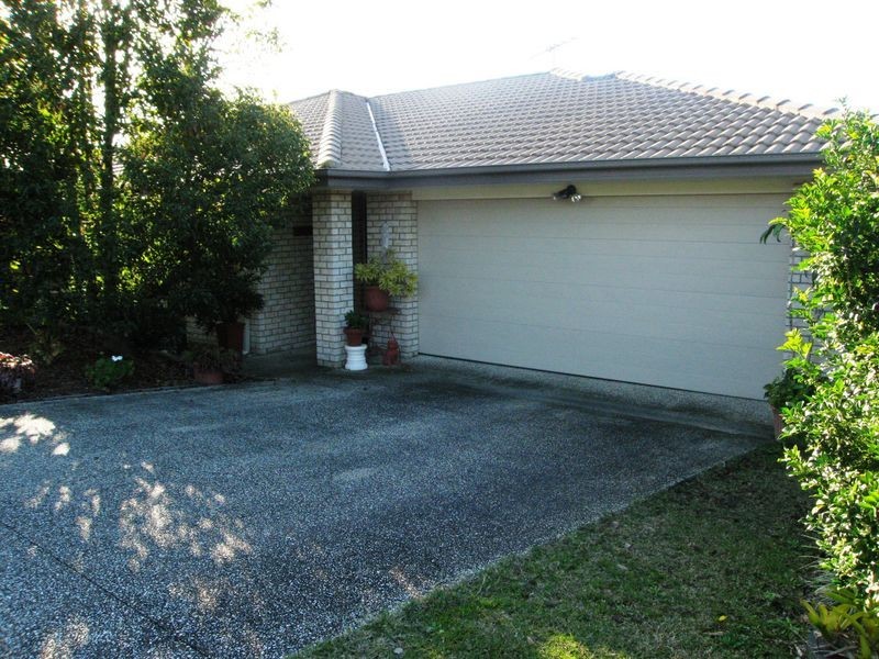 2/18 Winston Way, Pimpama QLD 4209