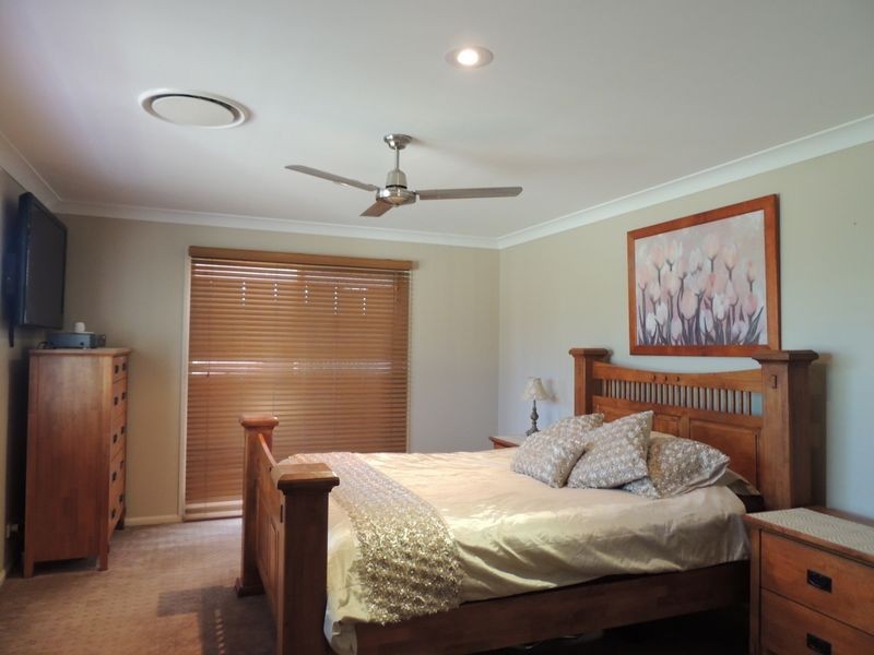 4 Arthur Way, Ormeau QLD 4208